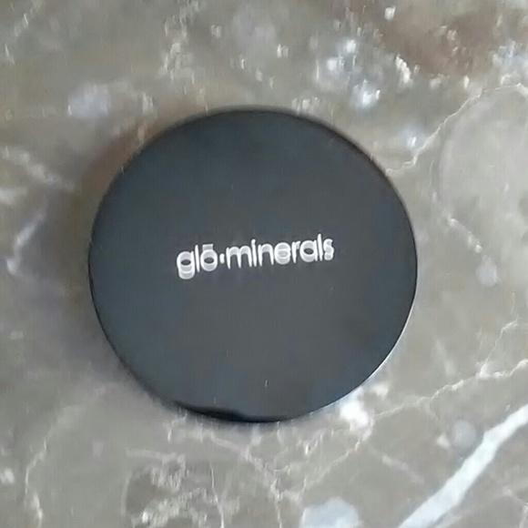 Glo minerals Press Base.Tawny Medium - Picture 3 of 4